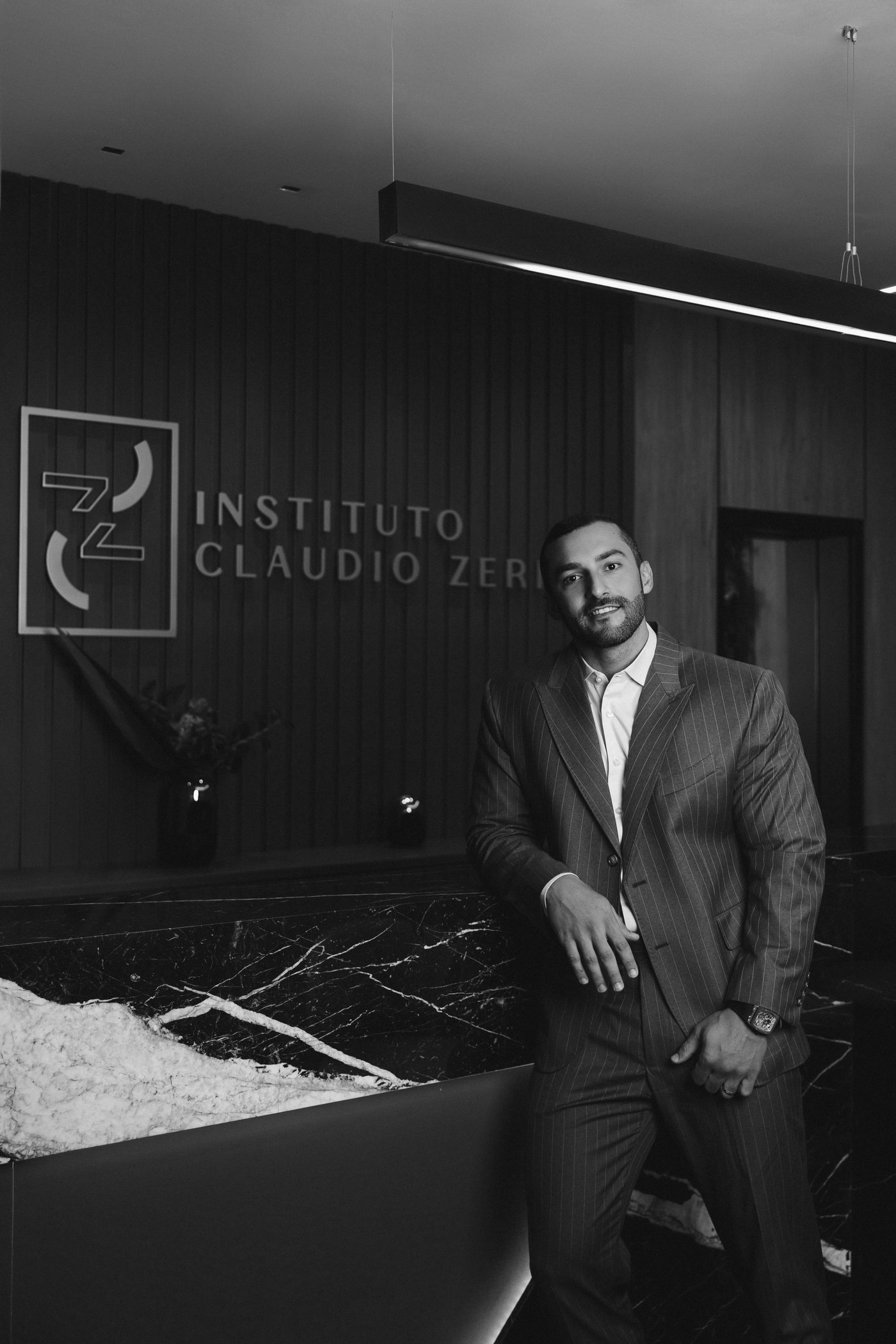 Dr. Claudio Zeri na recepção do Instituto Claudio Zeri.